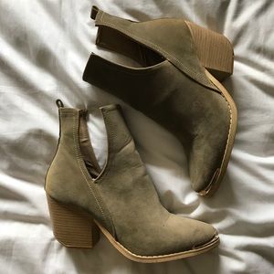 TAN SUEDE BOOTIES